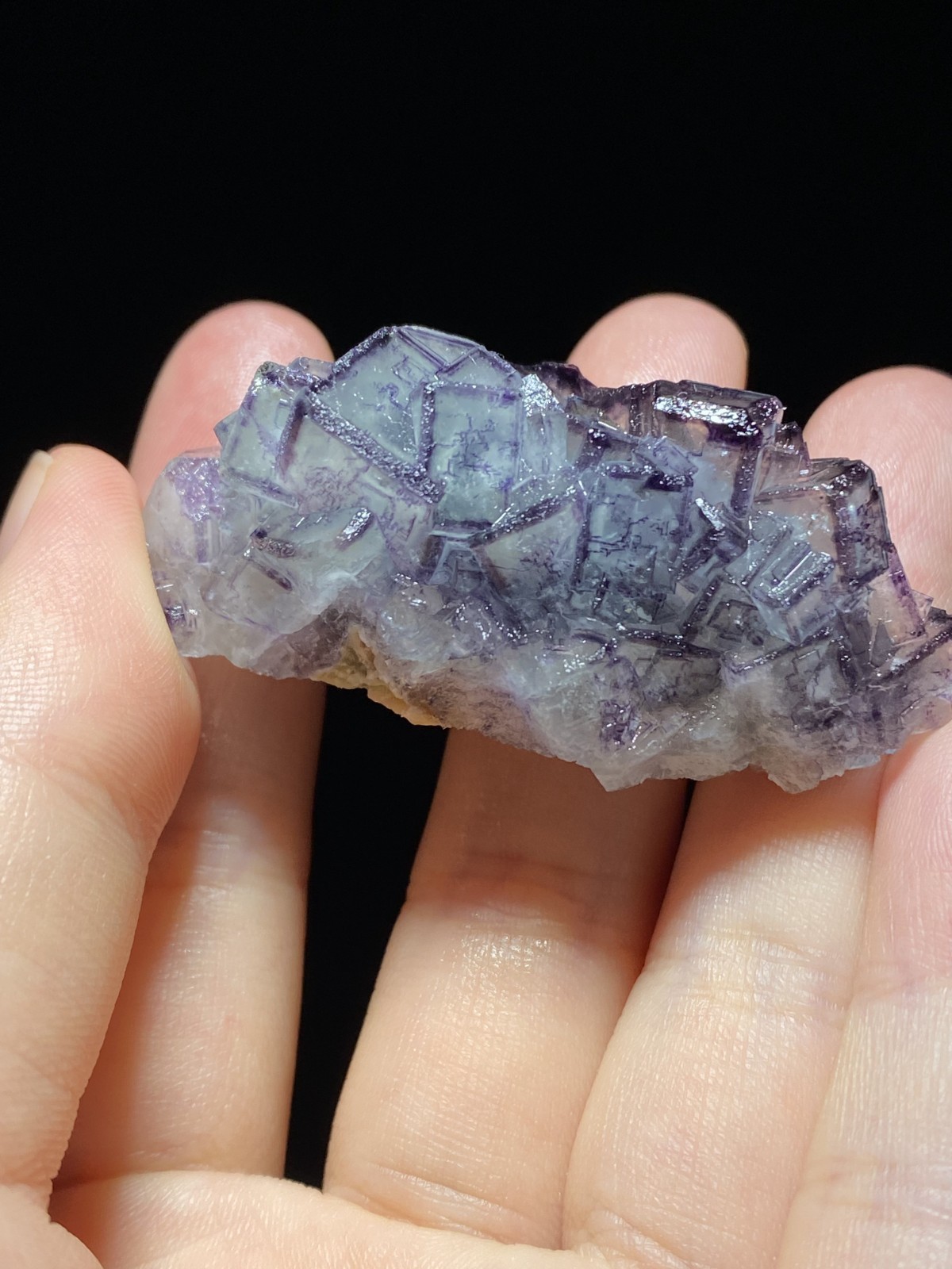 Exquisite Natural Purple-edged Cubic Fluorite Crystal Mineral Specimen,China
