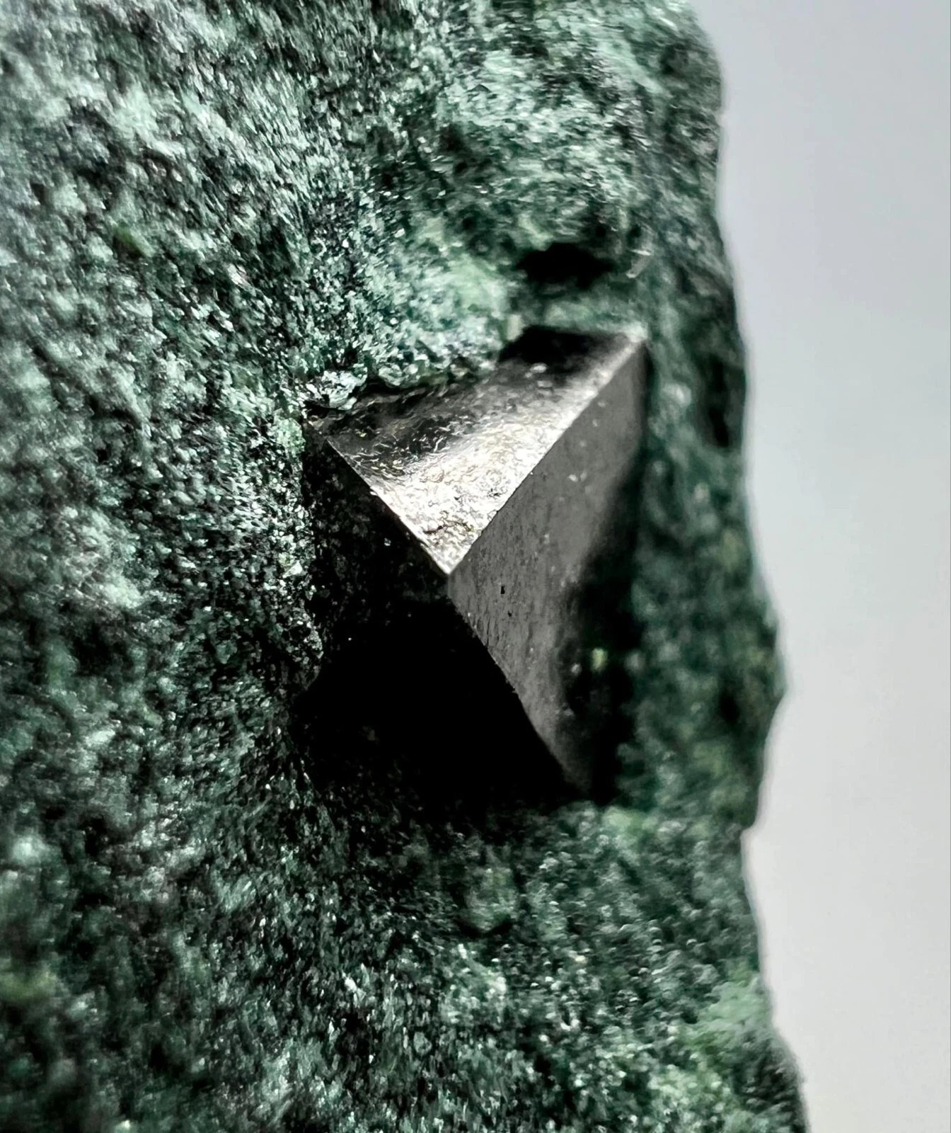 Natural Magnetite Crystals On Matrix 90 GM From Baluchistan Pakistan s14