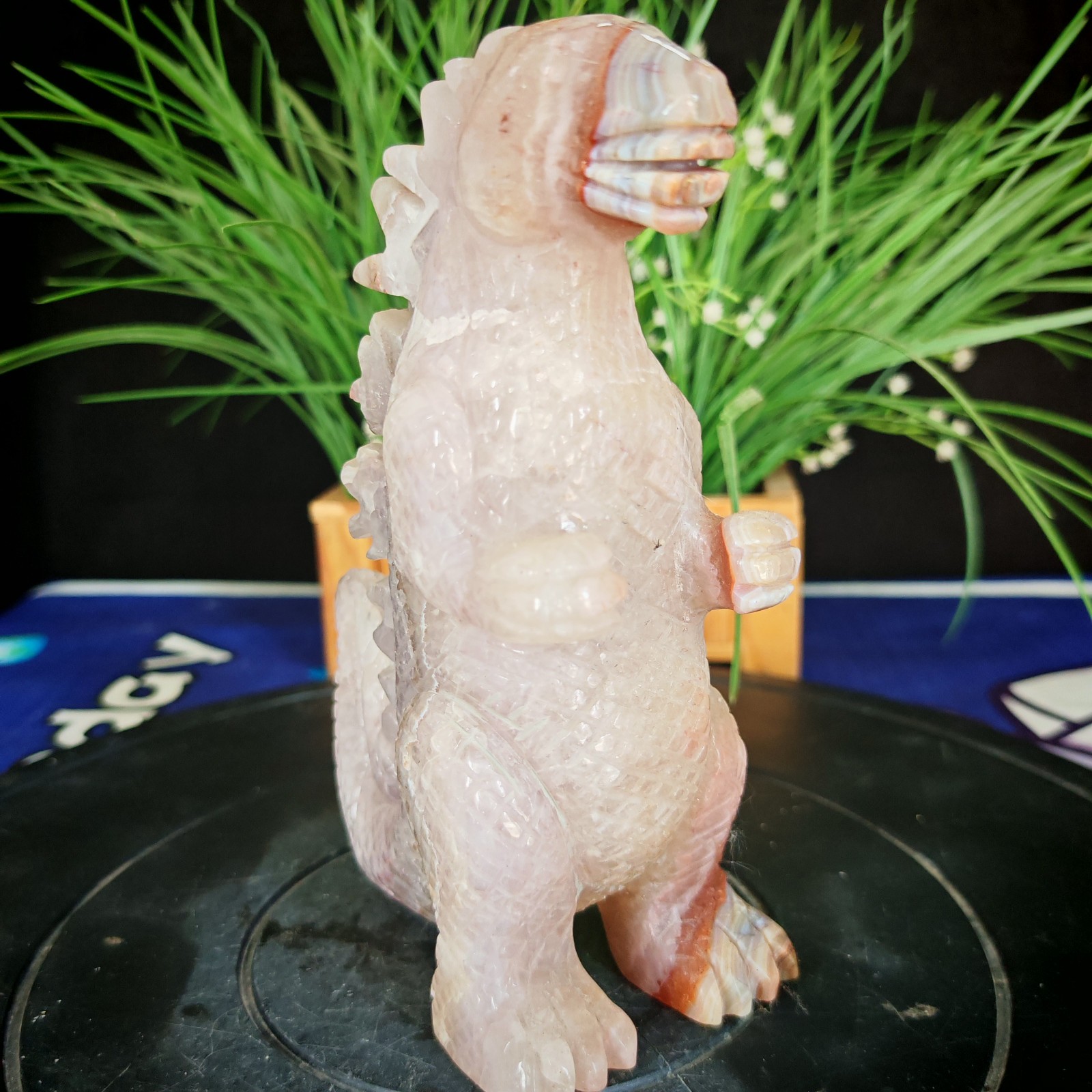 4.40LBTop natural crystal hand carved therapeutic artwork2.0kg