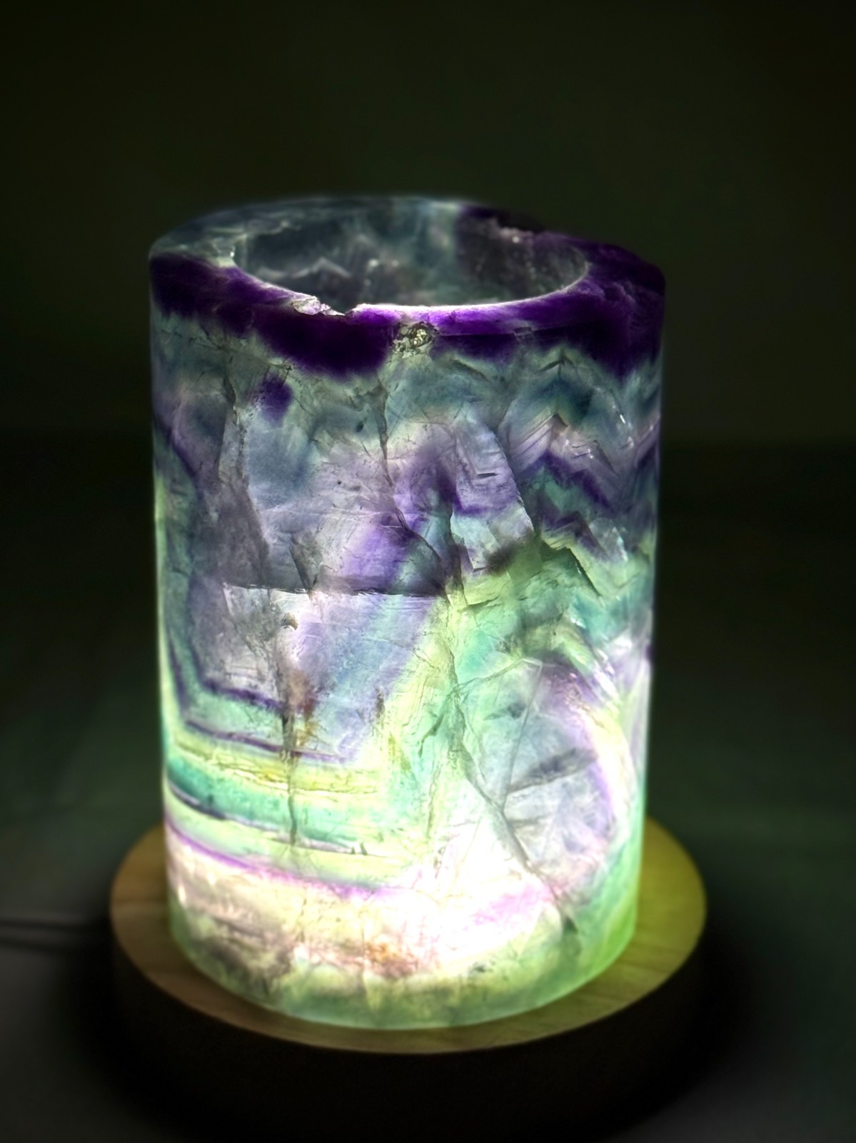 Fluorite Lamp #8 – Polished cylindrical-shaped USB lamp