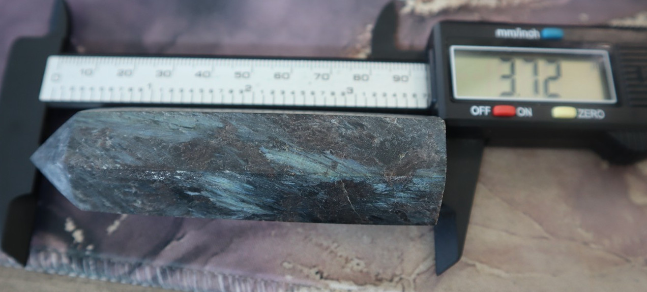 ARFVEDSONITE WITH GARNET POINT BUNDLE (9) POINTS INCLUDED/ OVER 2 LBS