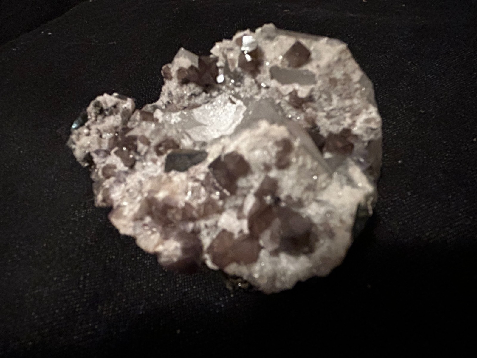 KB: SW FL BRIGHT BLUE/WHITE XLS OF SCHEELITE ON MATRIX, HUNAN PROVINCE, CHINA