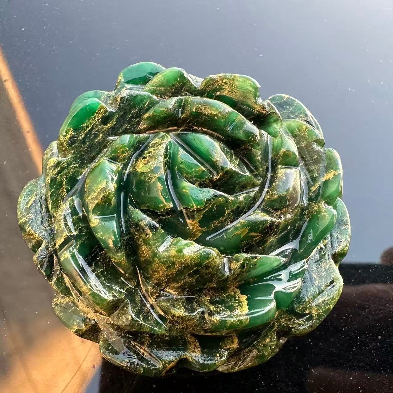 1pc Natural Emerald Quartz Carved Flower Skull Crystal Reiki Gift