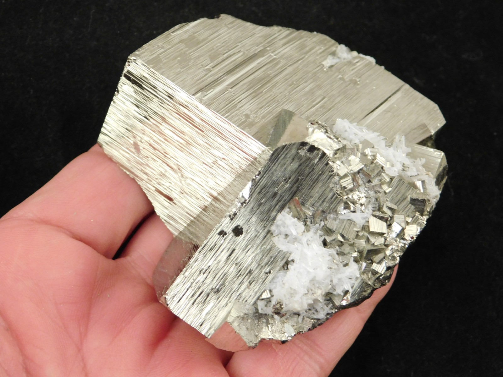 Big! Very Nice and 100% Natural PYRITE CUBE Cluster From Peru 506gr