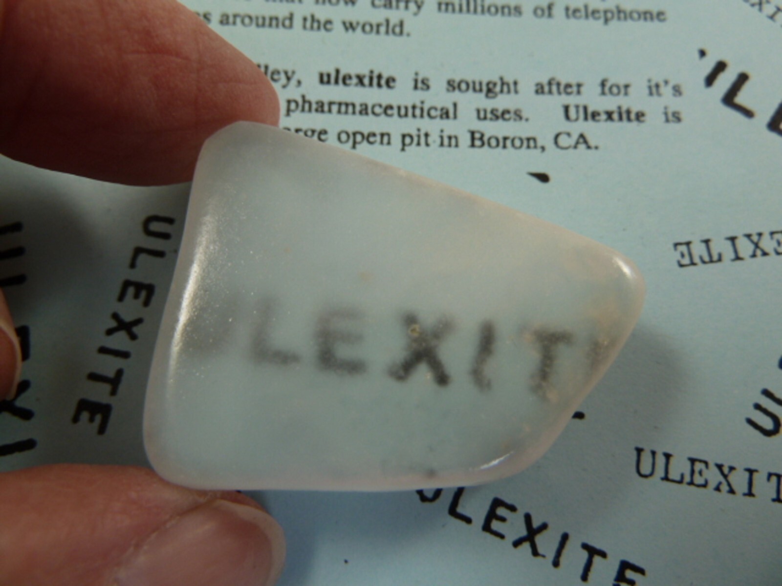 (r33-112) 1-5/8″ Ulexite gemstone Mineral TV rock mine mined rocks Boron CA USA