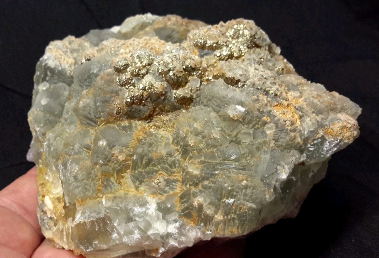 1 LB 4 ounces 4.5″ PYRITE on FLUORITE from Chihuahua, Mexico FLUORESCENT