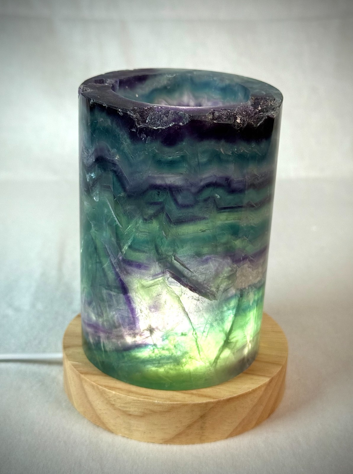 Fluorite Lamp #8 – Polished cylindrical-shaped USB lamp