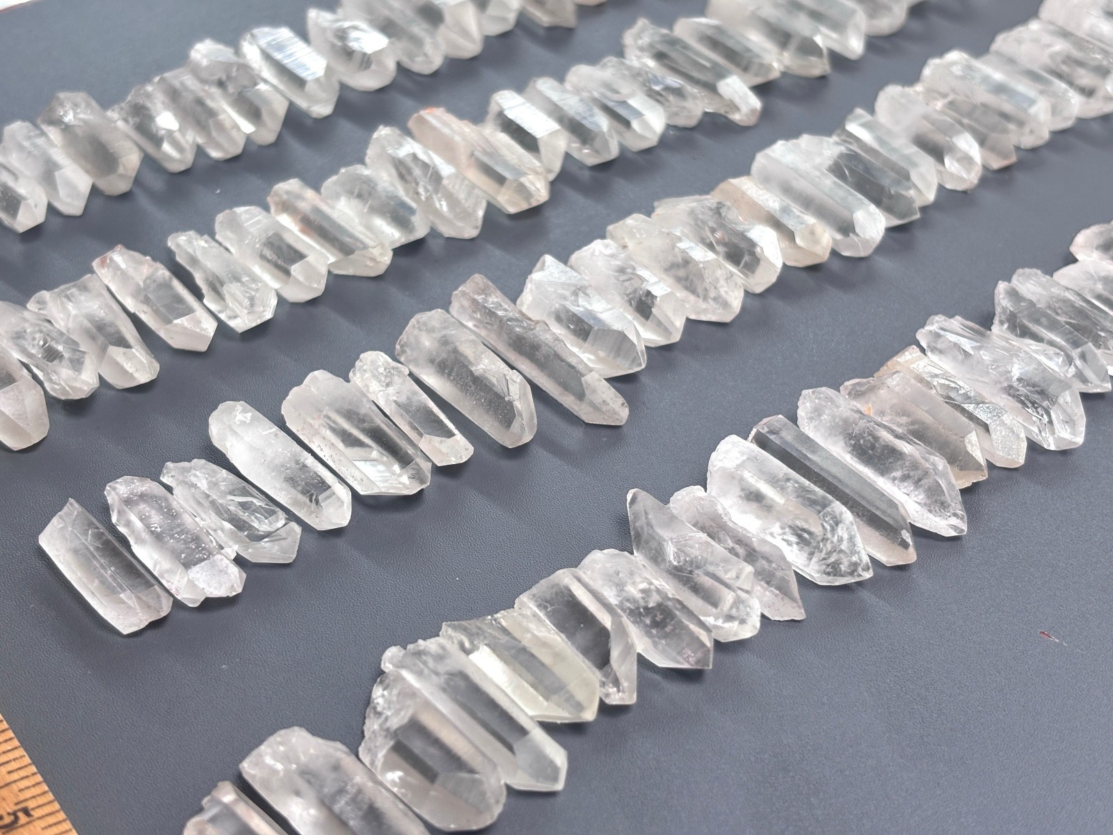 100pcs Bulk Rough Clear Crystal Quartz Small Mini Points Terminated Tips