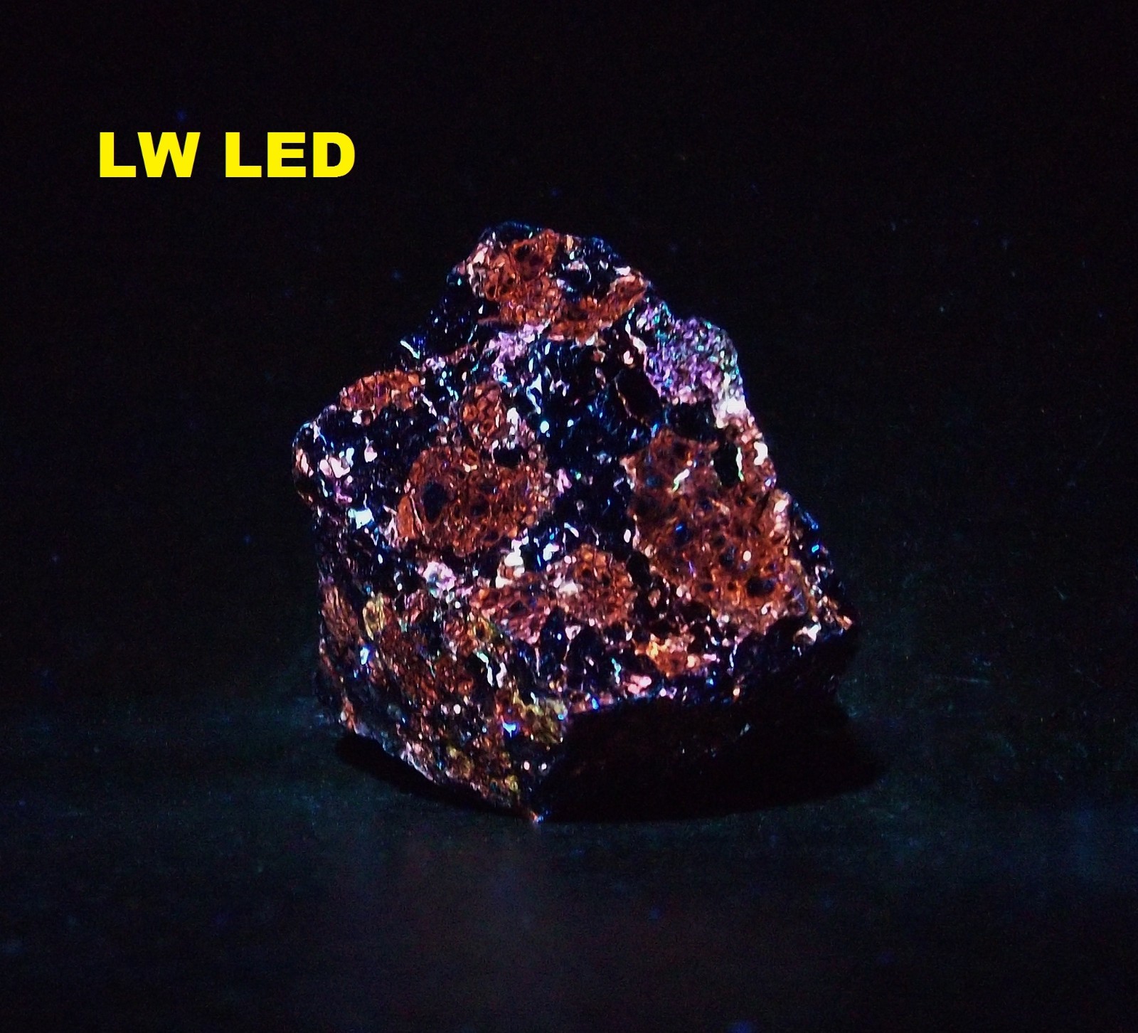 Fluorescent Sphalerite – Empire State No. 4 Mine, St. Lawrence Co., New York