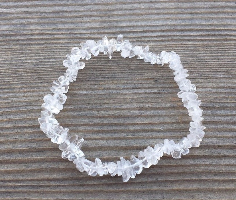 NATURAL CLEAR QUARTZ STONE GEMSTONE STRETCHY CHIP BRACELET