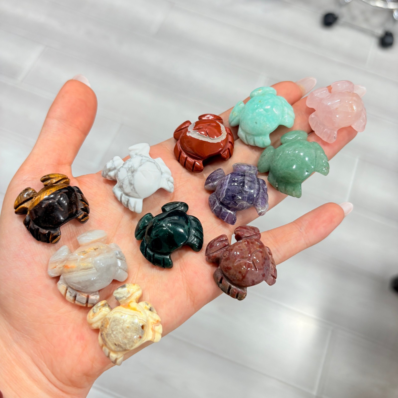 5pc Natural mix Quartz hand Carved Mini crab crystal Reiki random delivery