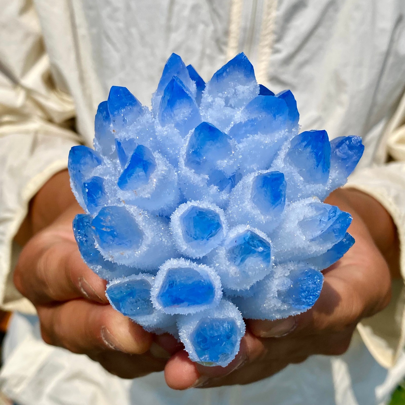 400G Newly discovered blue crystal cluster flower shaped mineral specimen