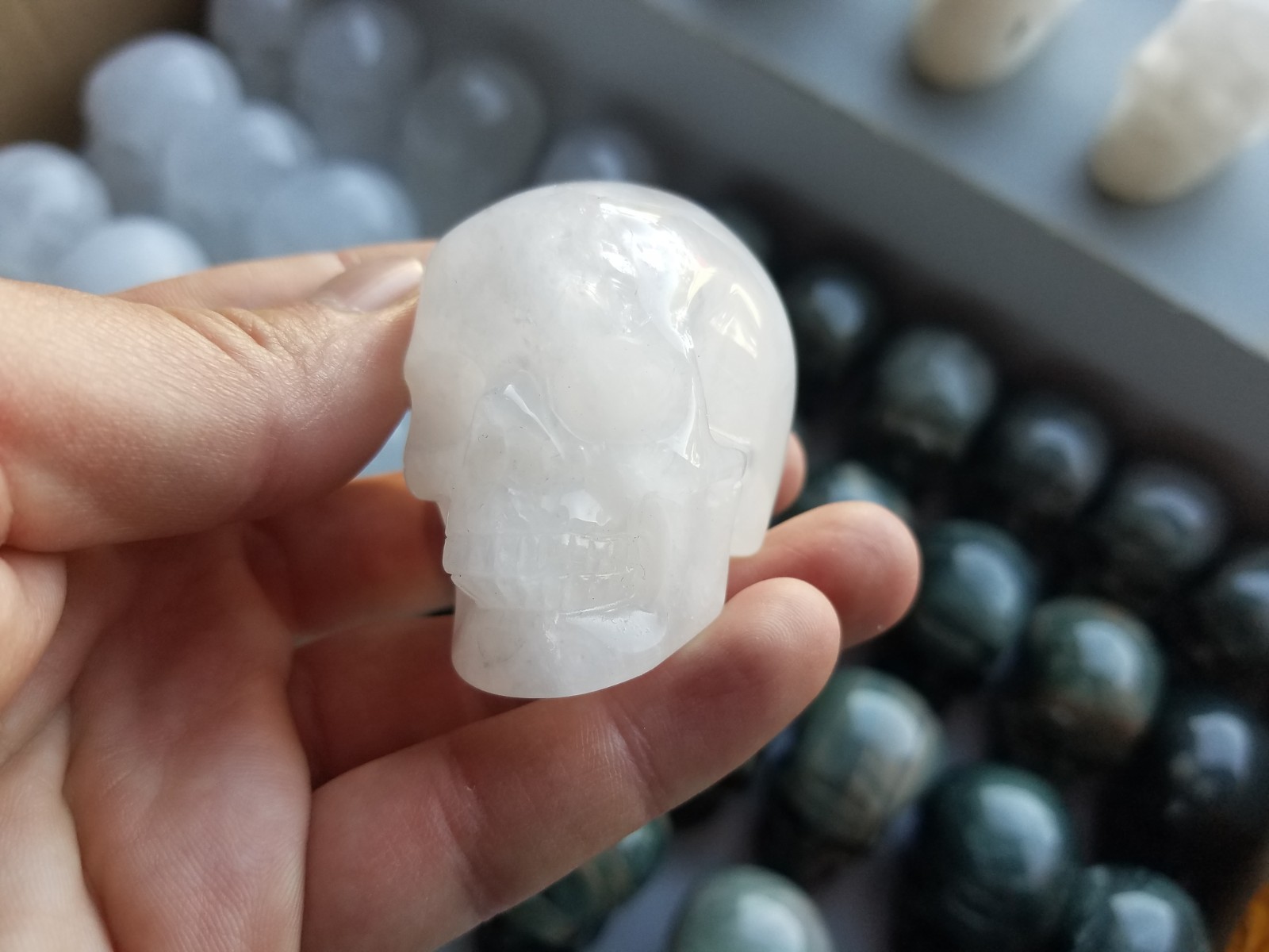 Lot of 50 Hand Carved Skulls Crystal Agate Realistic Carving 2 inches US SELLER