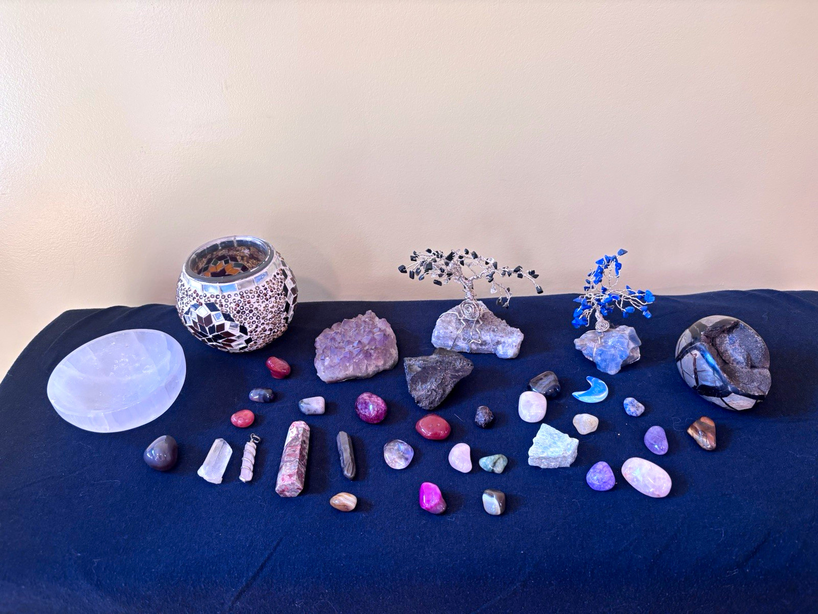 Mixed Lot of Crystals & Mineral Specimens, Assorted Stones Display Pieces