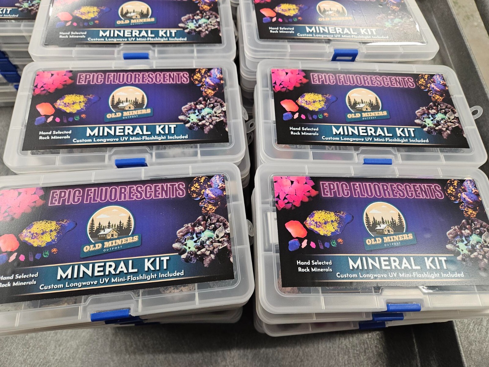 Epic Fluorescent Mineral Kit – Super Bright Colors Fluorescent Minerals