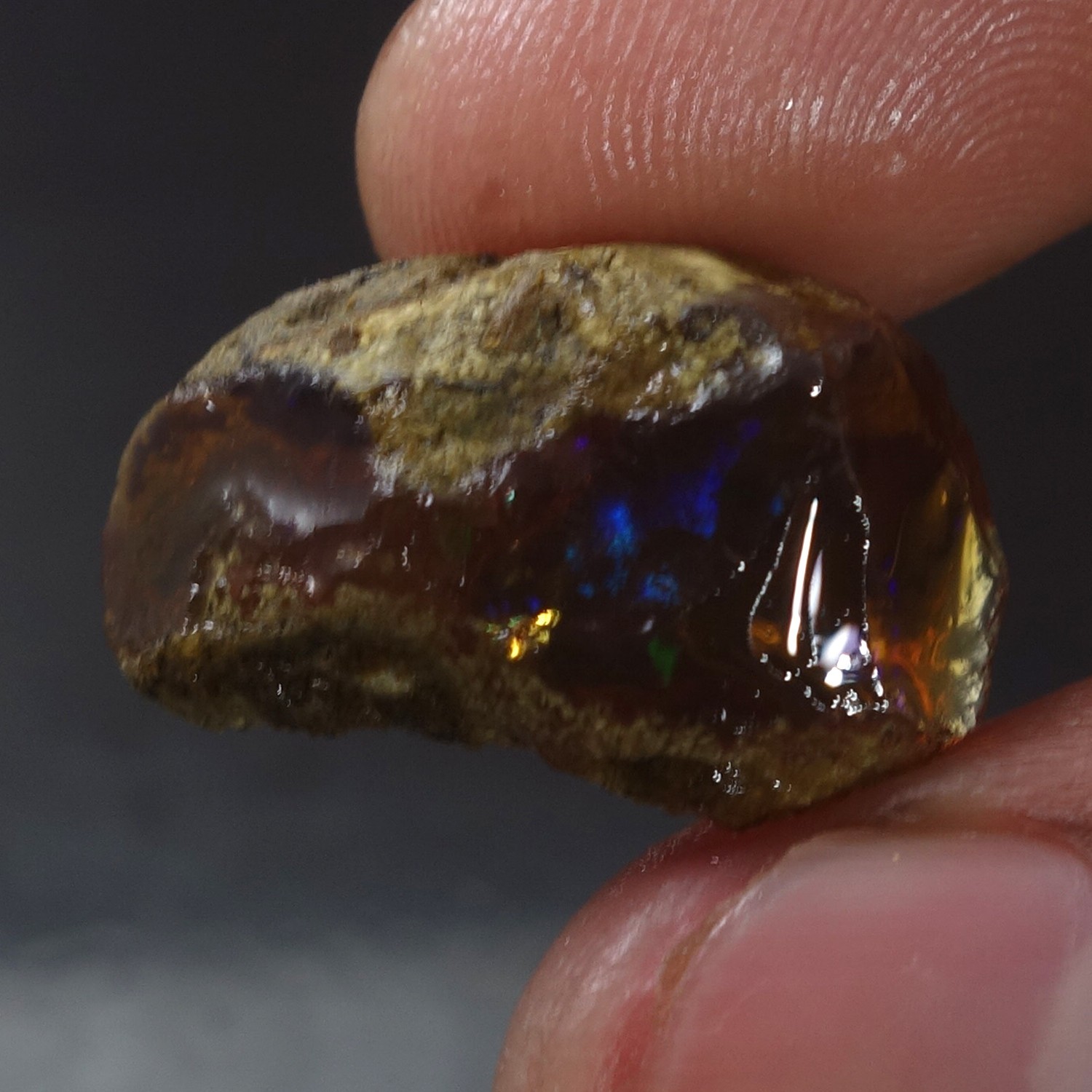16.00 Ct 100% Natural Ethiopian Crystal Oil Opal Play Of Color Rough Specimen