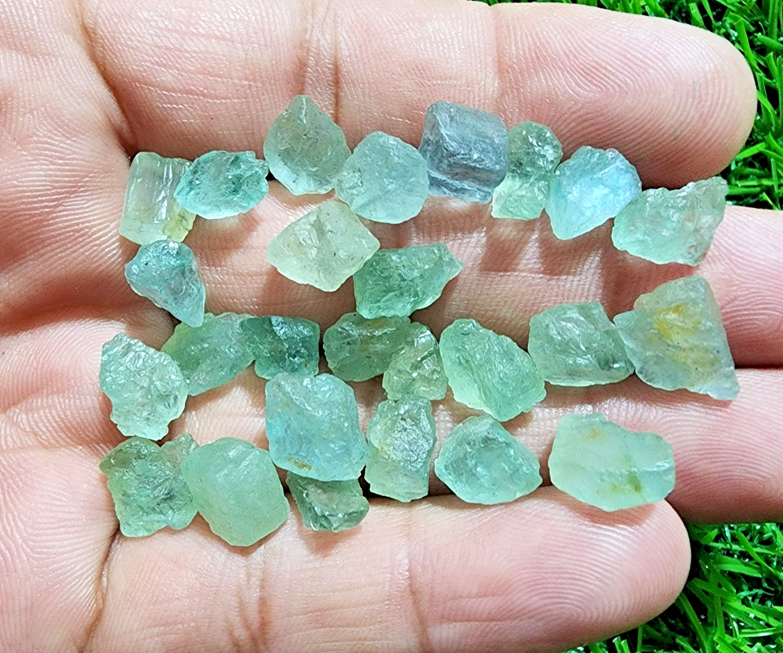 26 Pcs Natural Blue Aquamarine Rough Lot 8-12MM Crystals Jewelry Making Stones