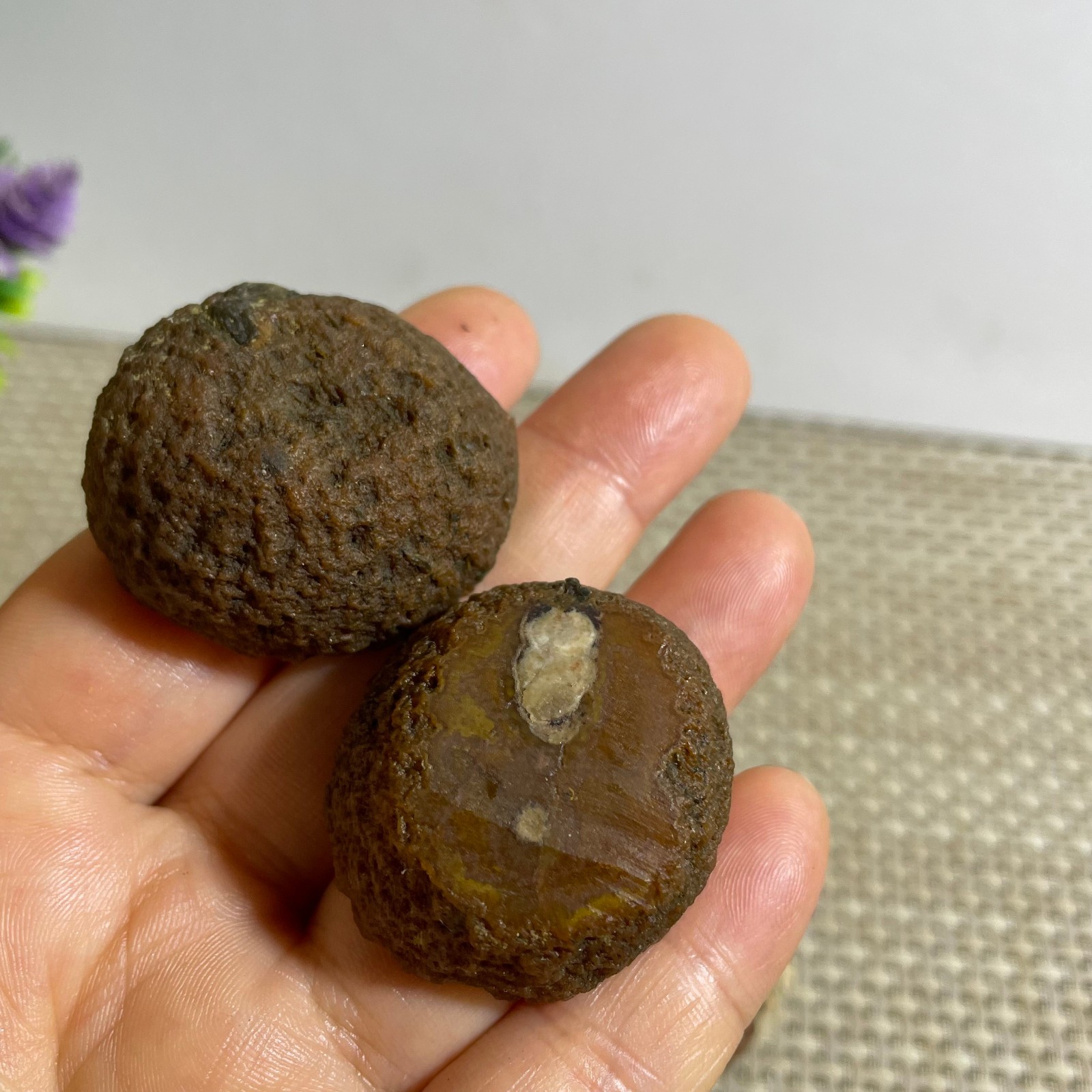 Natural cave Warring States red agate home decoration ornaments rough 57g