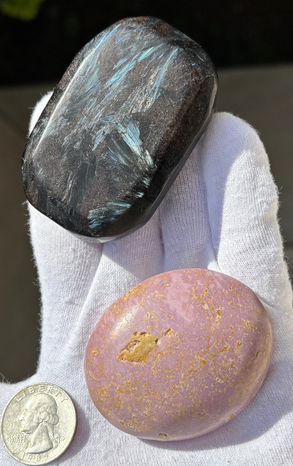 LOT PHOSPHOSIDERITE & ARFVEDSONITE Antho phyllite PALMSTONES PALM STONE FLASH