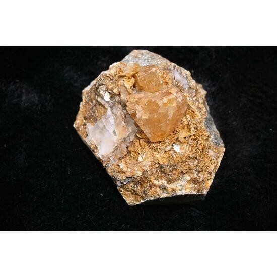 KB: SW FL BRIGHT BLUE/WHITE XL OF SCHEELITE ON MATRIX PINGWU MINE, SICHUAN CHINA