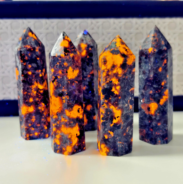 Yooperlite Tower UV-Reactive Reiki Stone Glow Dark Decor Gift Ignite Vitality