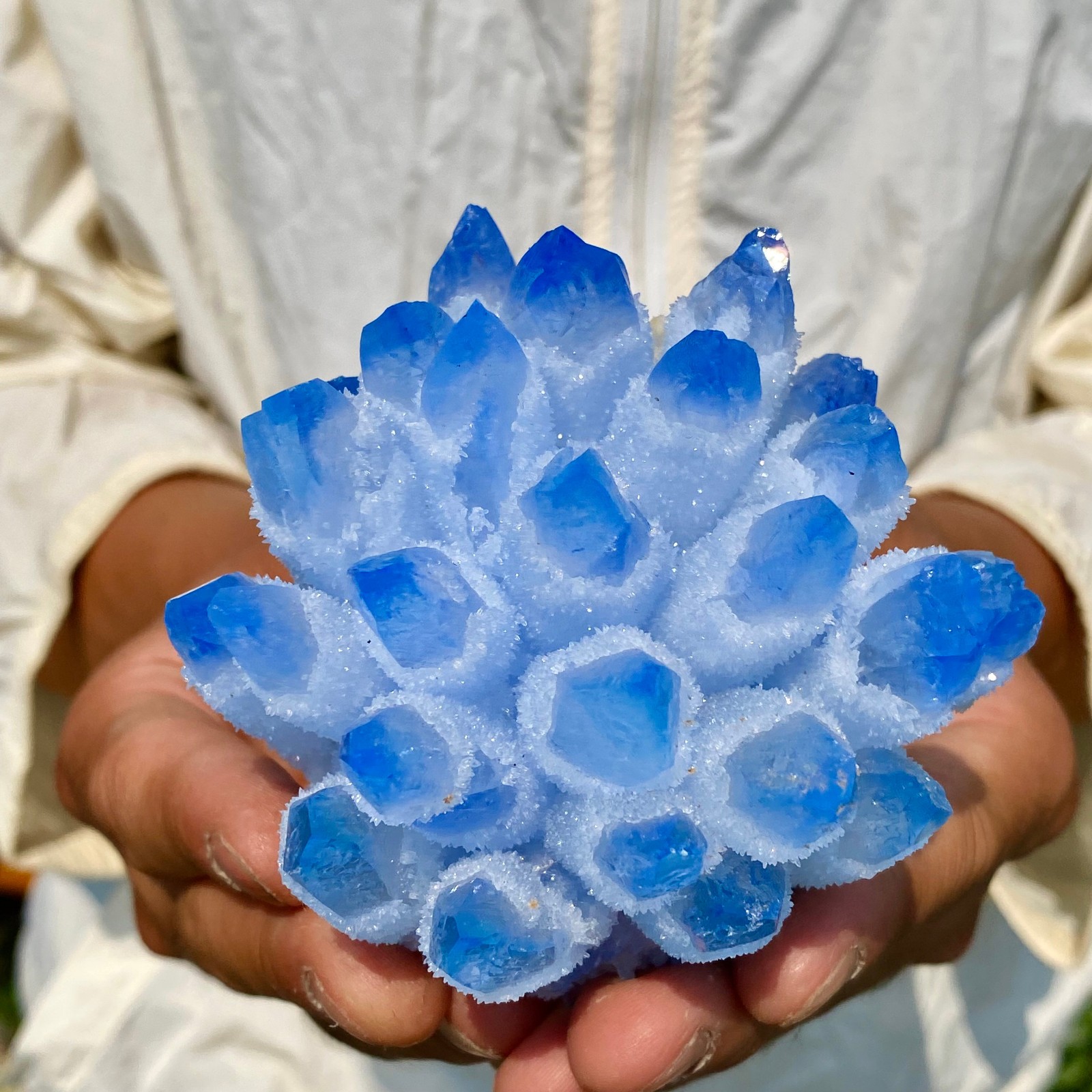 400G Newly discovered blue crystal cluster flower shaped mineral specimen