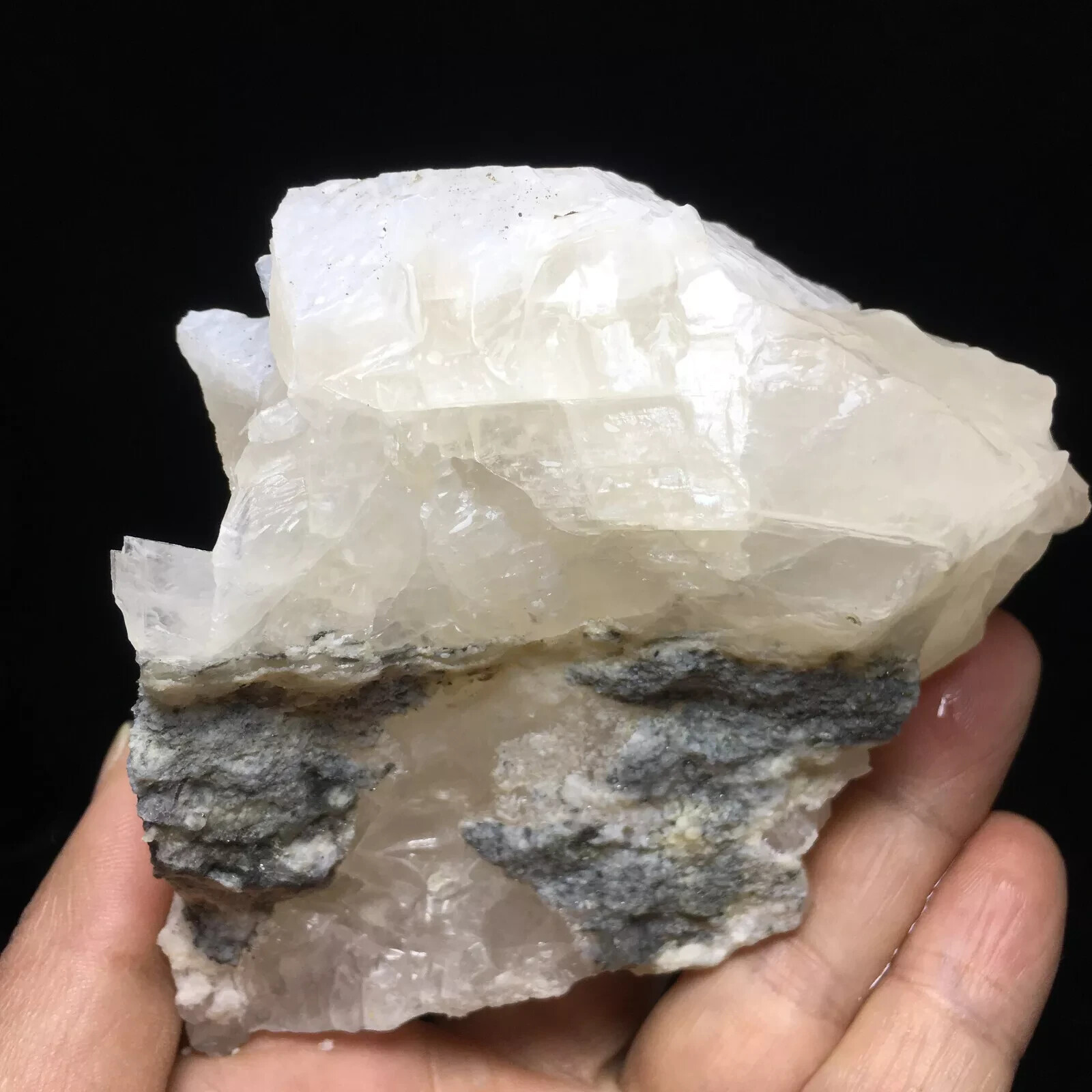 387g Rare pink fluorescent calcite comes from Chenzhou, Hunan, China