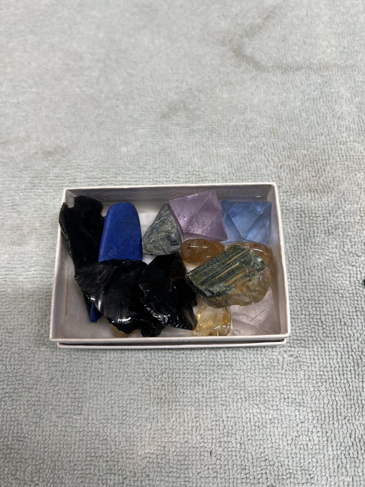 4 oz of Random Crystal Lot, Assorted Mixed Gemstones