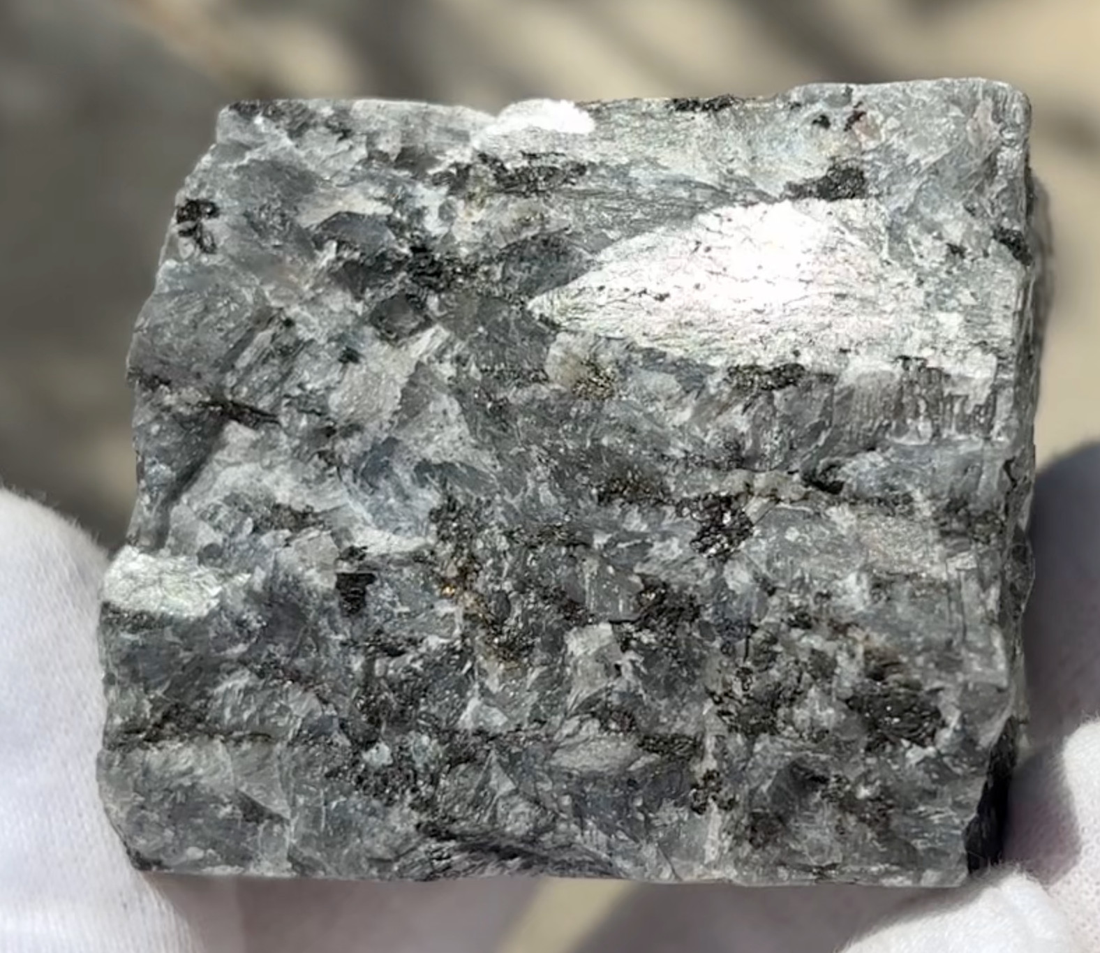 SEE VIDEO 2.5LB LOT FLASHY LARVIKITE LARVAKITE ROUGH SPECIMENS FLASH RAW LARGE-R