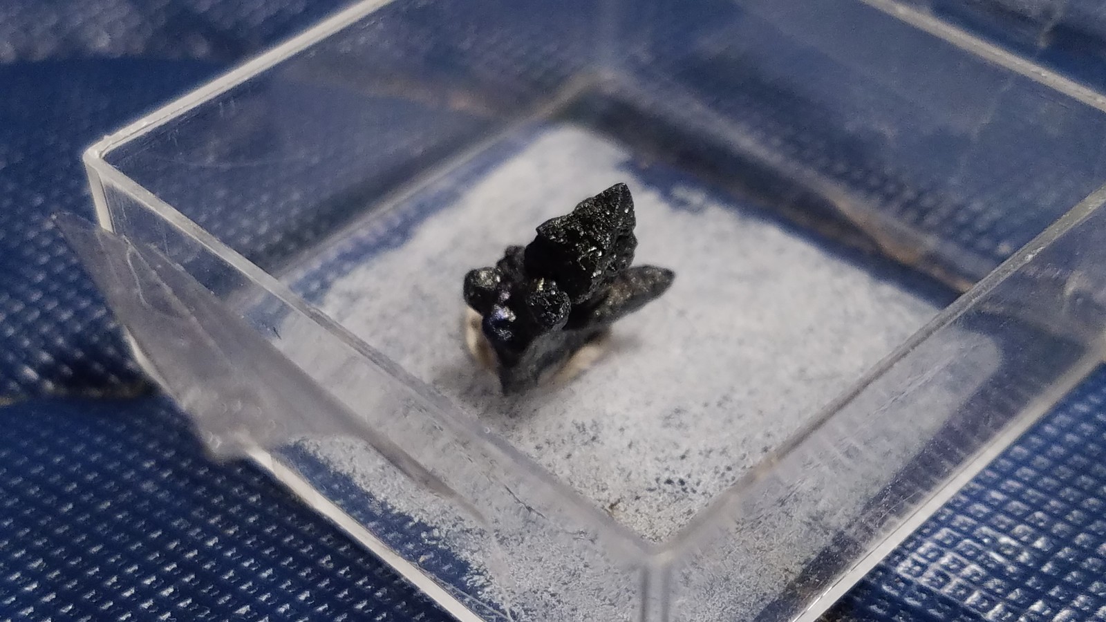 SiG: Dark Grey Sparkly Iridescent Hematite Crystals Cluster Psm After Magnetite