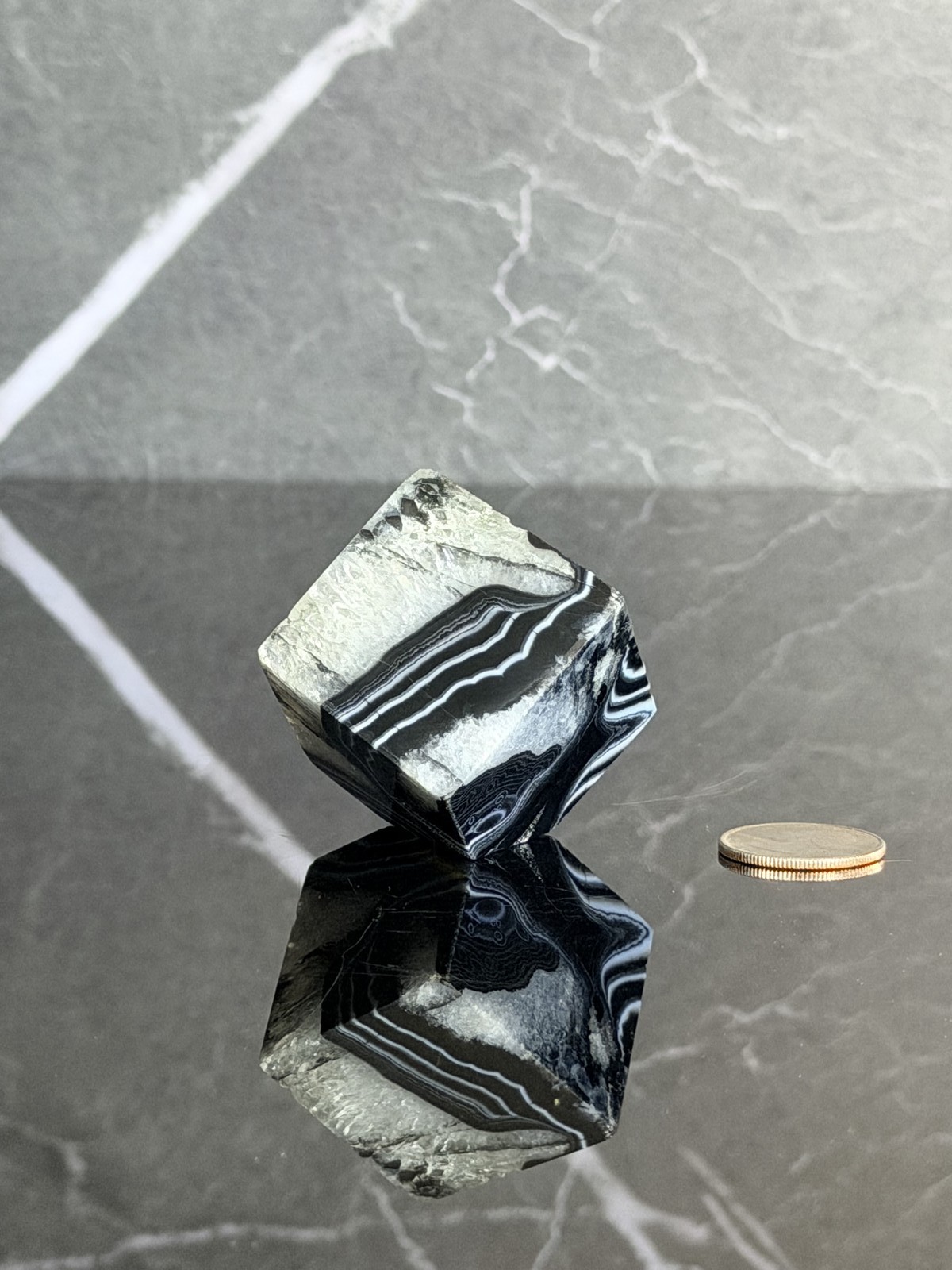 Banded Agate with Druzy – Free Standing Cube