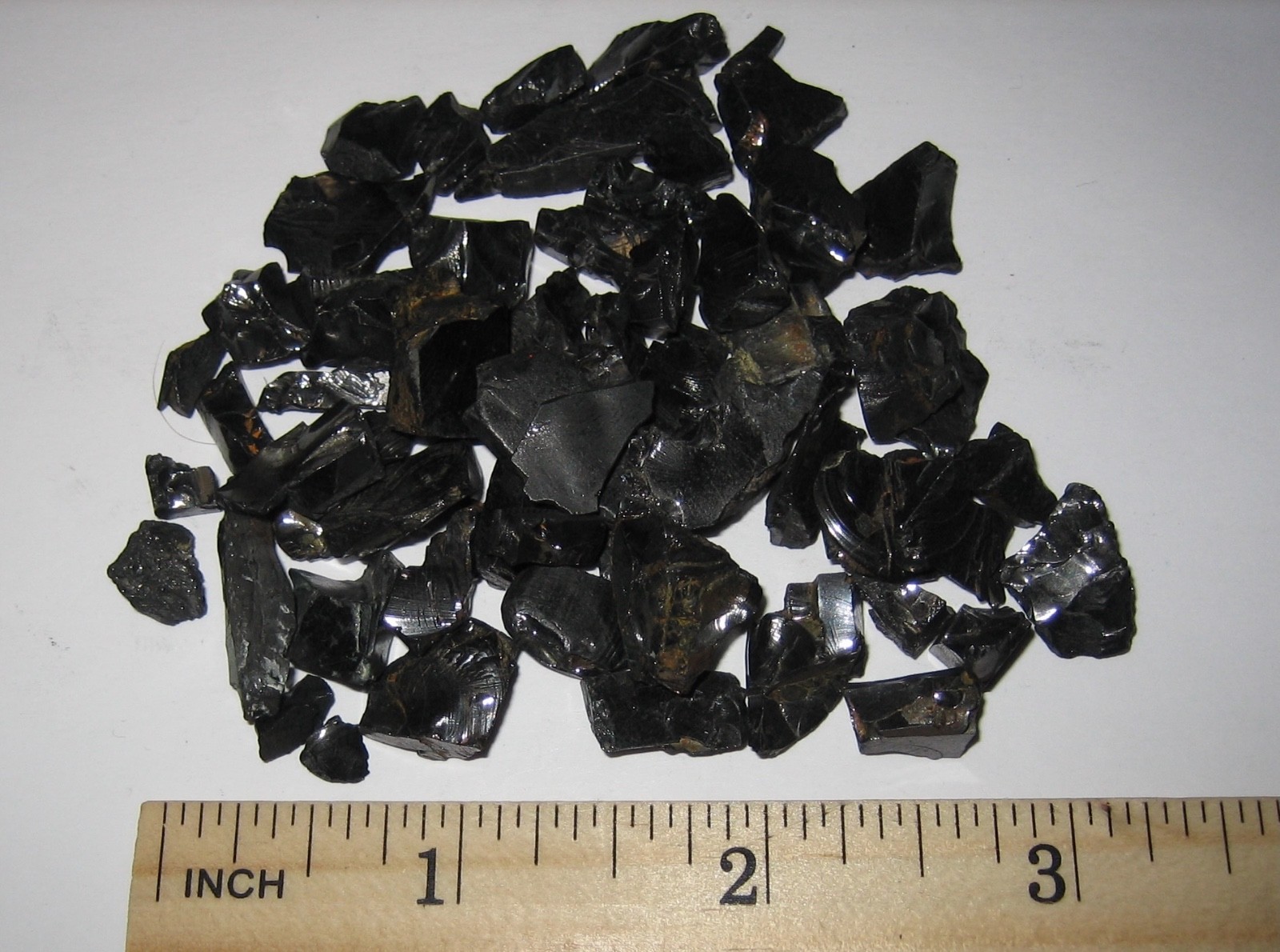 PILE OF SMALL NATURAL ROUGH 0.2-0.5″ NOBLE ELITE SHUNGITE CRYSTALS RUSSIA 26g *2