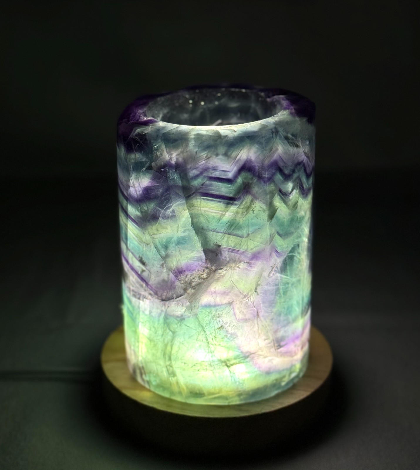 Fluorite Lamp #8 – Polished cylindrical-shaped USB lamp