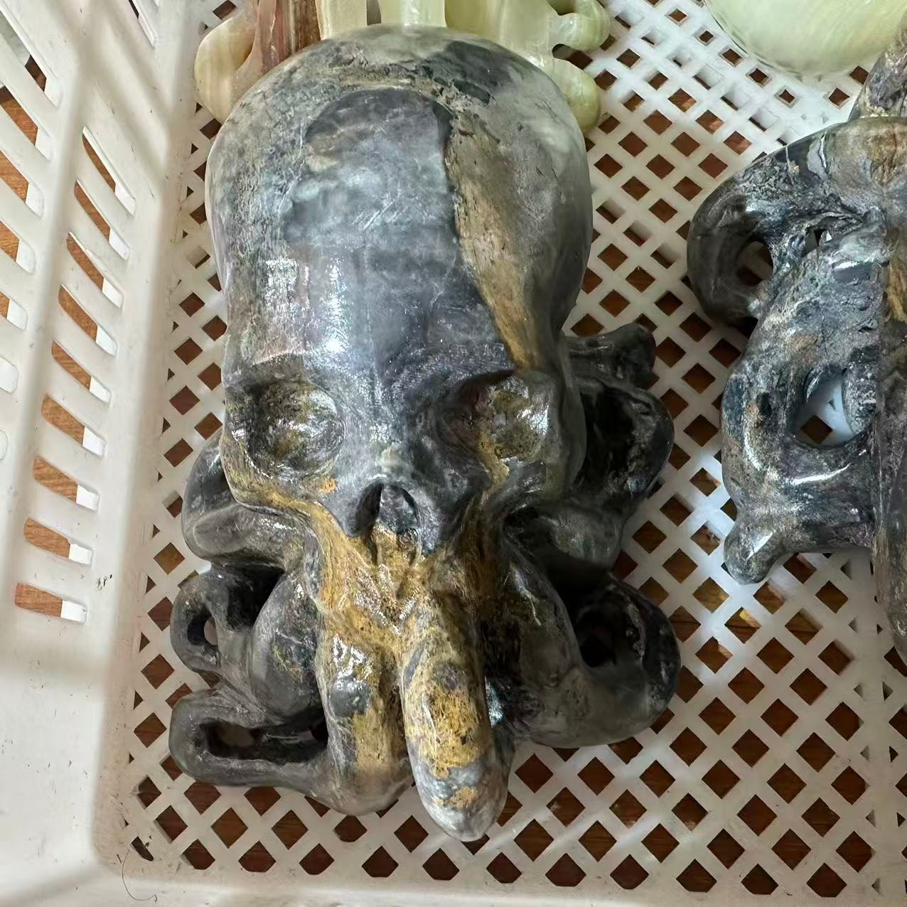 1pc Natural Jade quartz carved octopus crystal skull healing decor gift