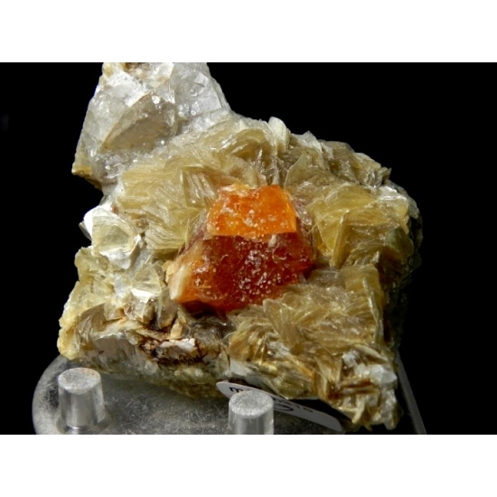 KB: SW FL BRIGHT BLUE/WHITE XL OF SCHEELITE IN MATRIX, XUEBAODING MINE, CHINA