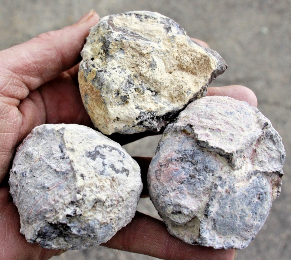 18lb. Box with 35 Whole Dugway Geodes • 2.0″ to 3.0″ diameter
