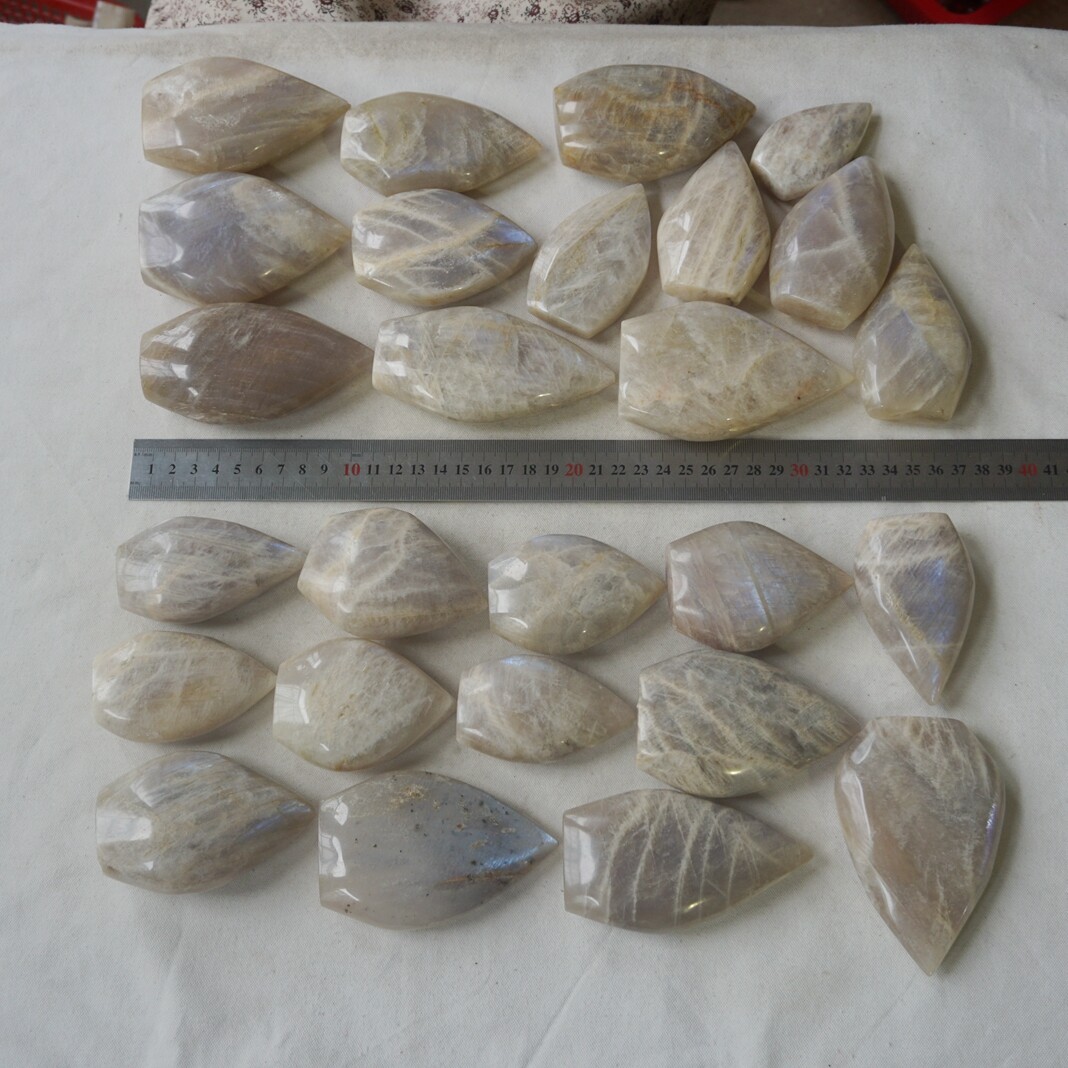 26Pcs Natural Blue Rainbow Moonstone Crystal Palm Stone Point Flame Healing