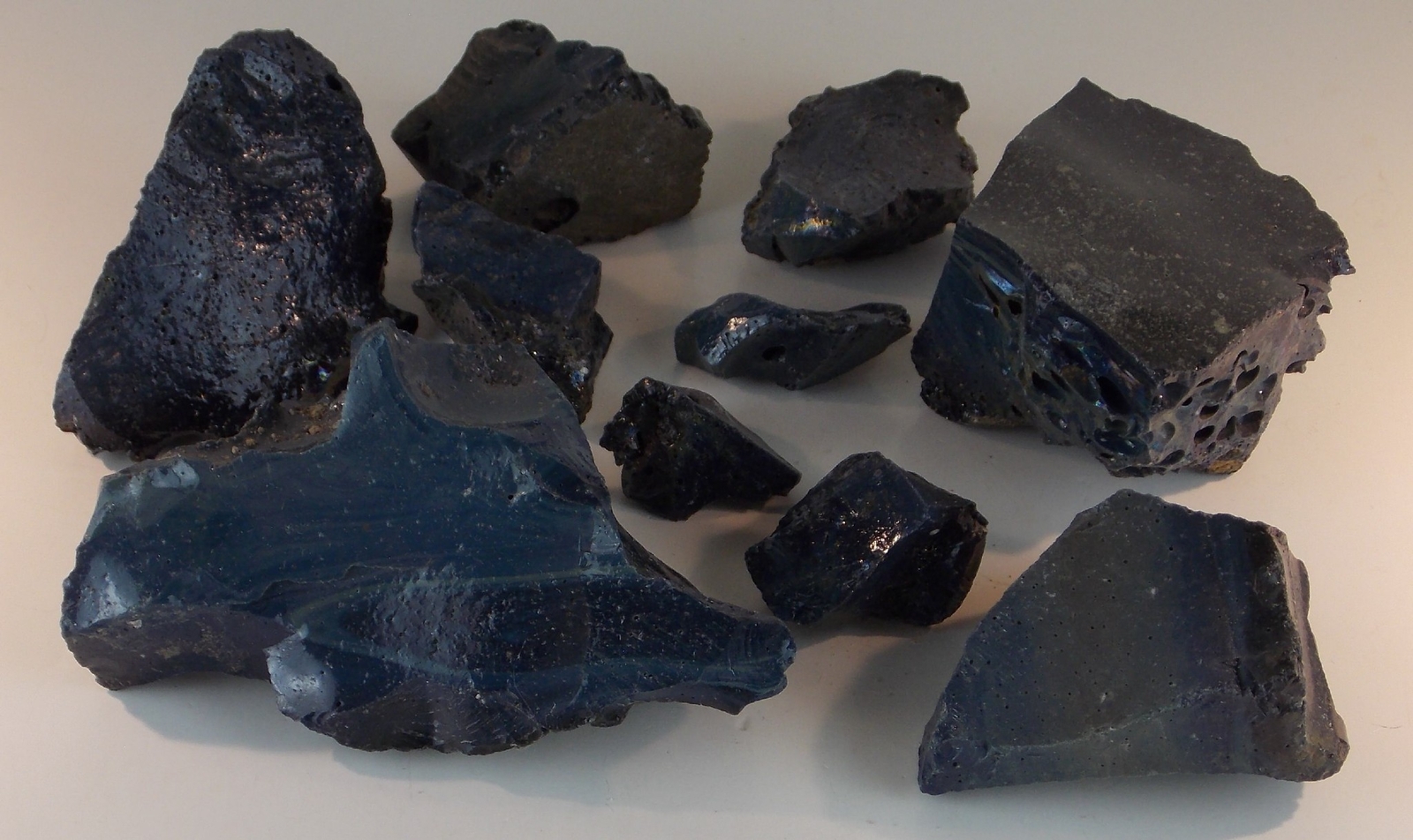 GRAY and BLUE SLAG GLASS – Lot of 10 pieces – 642 grams / 9.6 cm – GERMANY 27481
