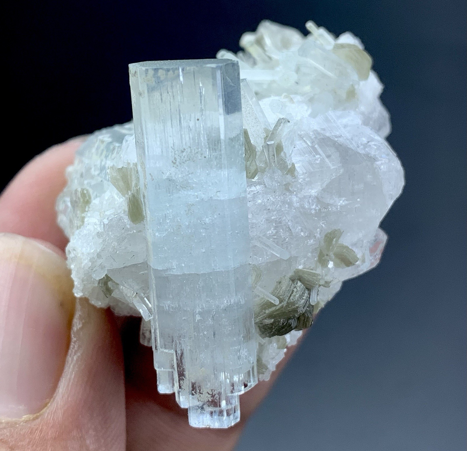 140 Cts Aquamarine Crystal Specimen From Skardu Pakistan.