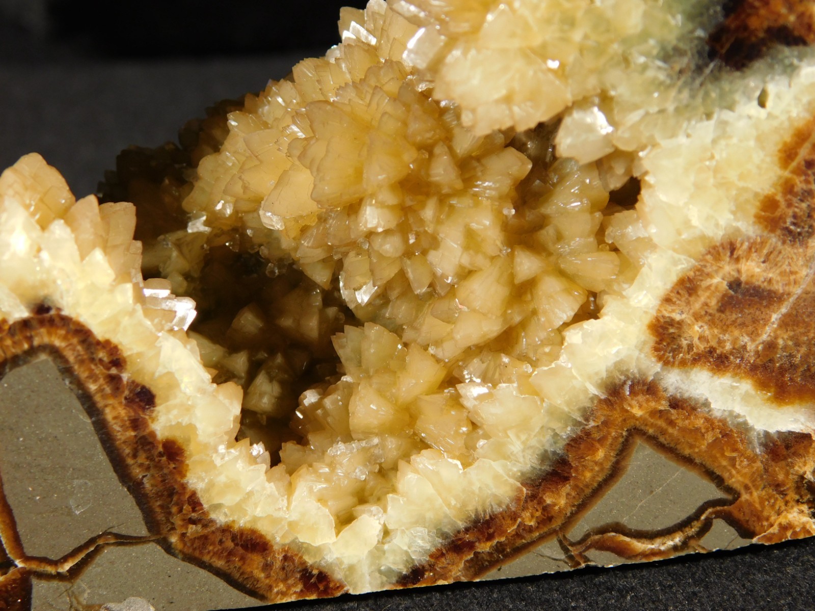 Big! Polished AAA Crystal Filled Hollow Septarian GEODE FREE Standing Utah 780gr
