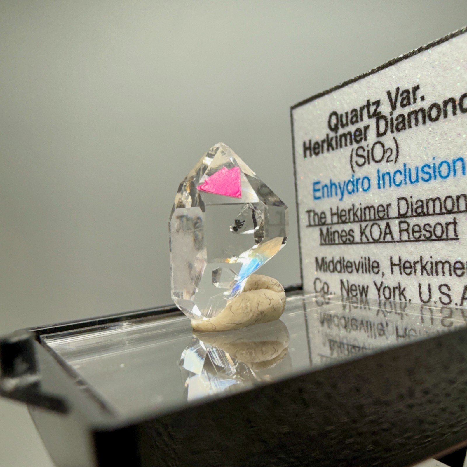 1.54 g Enhydro A-Grade Herkimer Diamond Gem w/ Moving Hydrocarbon