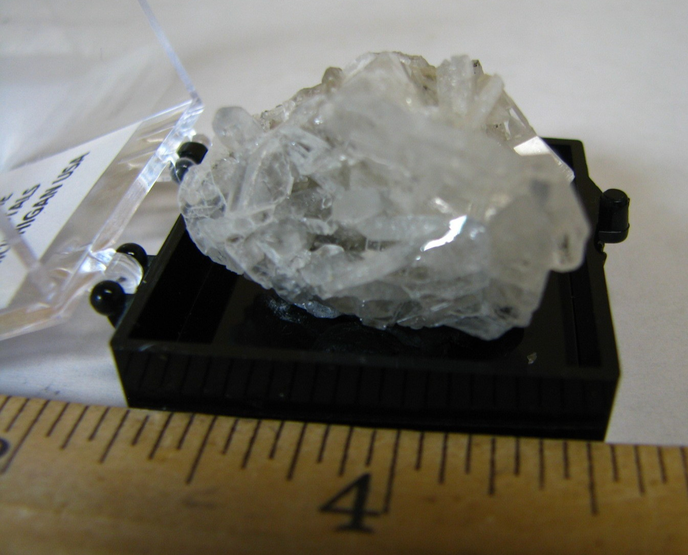 CLEAR/OPAQUE WHITE CELESTINE CRYSTALS MINIATURE IN CASE MICHIGAN USA #066