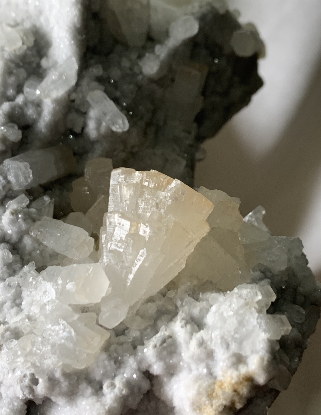 STRONTIANITE LARGE MUSEUM QUALITY SPECIMEN NATURAL TERMINATED CRYSTALS MATRIX
