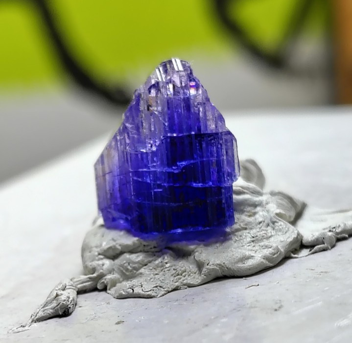TANZANITE MULTICOLOR BLUE LIGHT PINK UNHEATED CRYSTAL CLUSTER 8 CT MONSTER