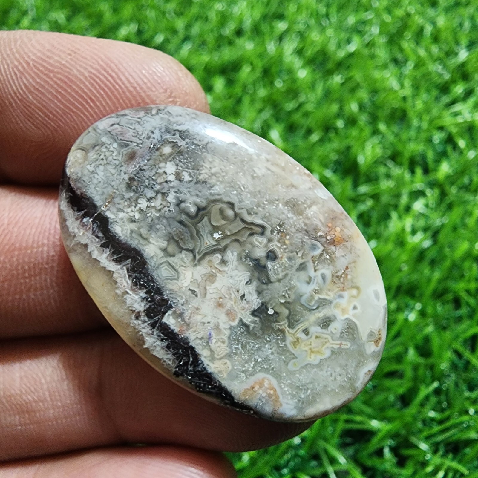 Elegant Rare Crazy Lace Agate Oval Shape 39.40 Carat Loose Gemstone For Jewelry