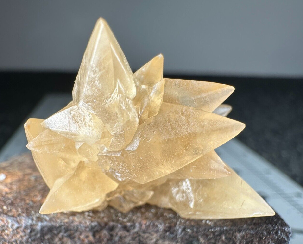➤ 1-1/4″ CALCITE CRYSTAL CLUSTER SPECIMEN – Pugh Quarry Ohio VIDEO➤892