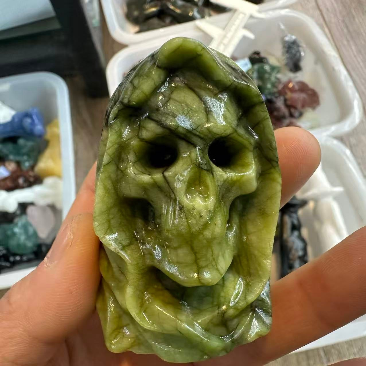 1pc Natural Green Jade Quartz Carved Skull Crystal Reiki Healing Decor