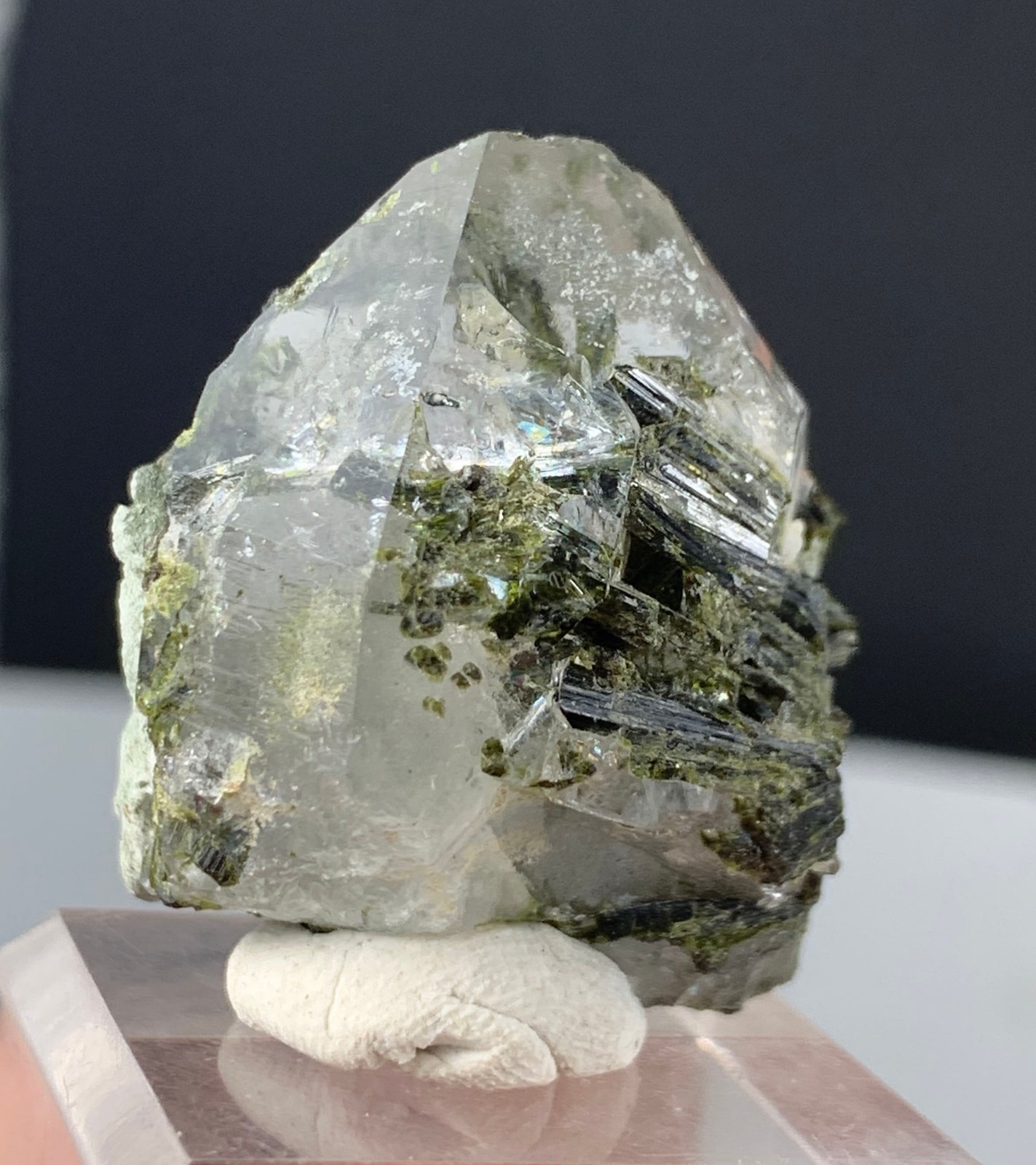 87 Carats Natural Quartz Crystals W/Epidote Inclusion From Balochistan Pakistan
