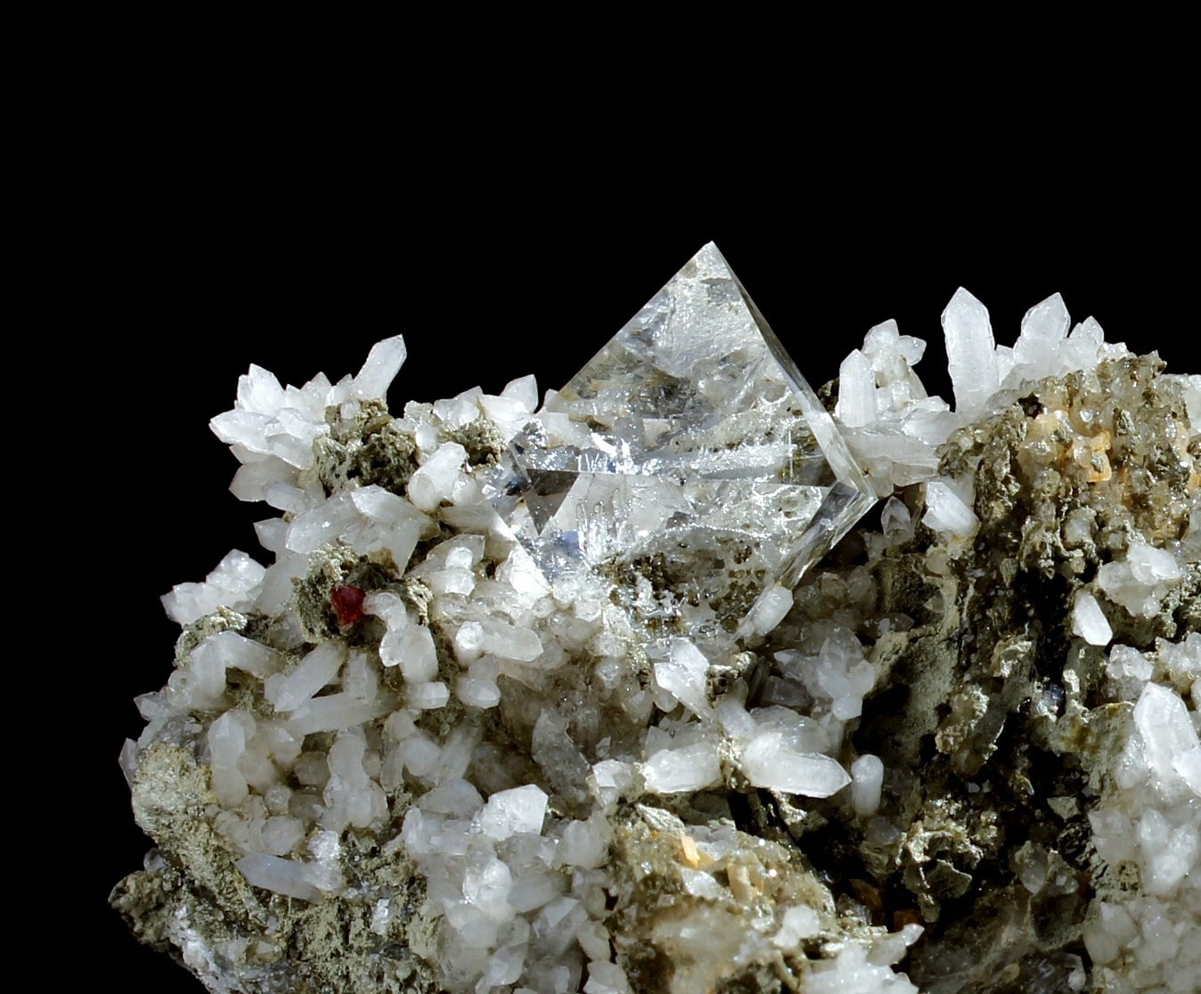 4.25in Stunning Colorless Fluorite Octahedrons Mineral From Inner Mongolia！