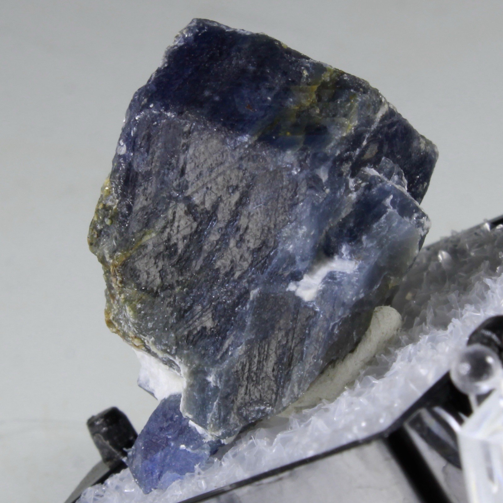 Chunky BLUE SAPPHIRE Crystal – Blue Jay Claim, British Colombia, Canada